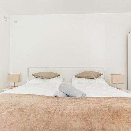 City Vibes: 1Br Apt, 10 Min To Westbahnhof Vienna Exterior photo