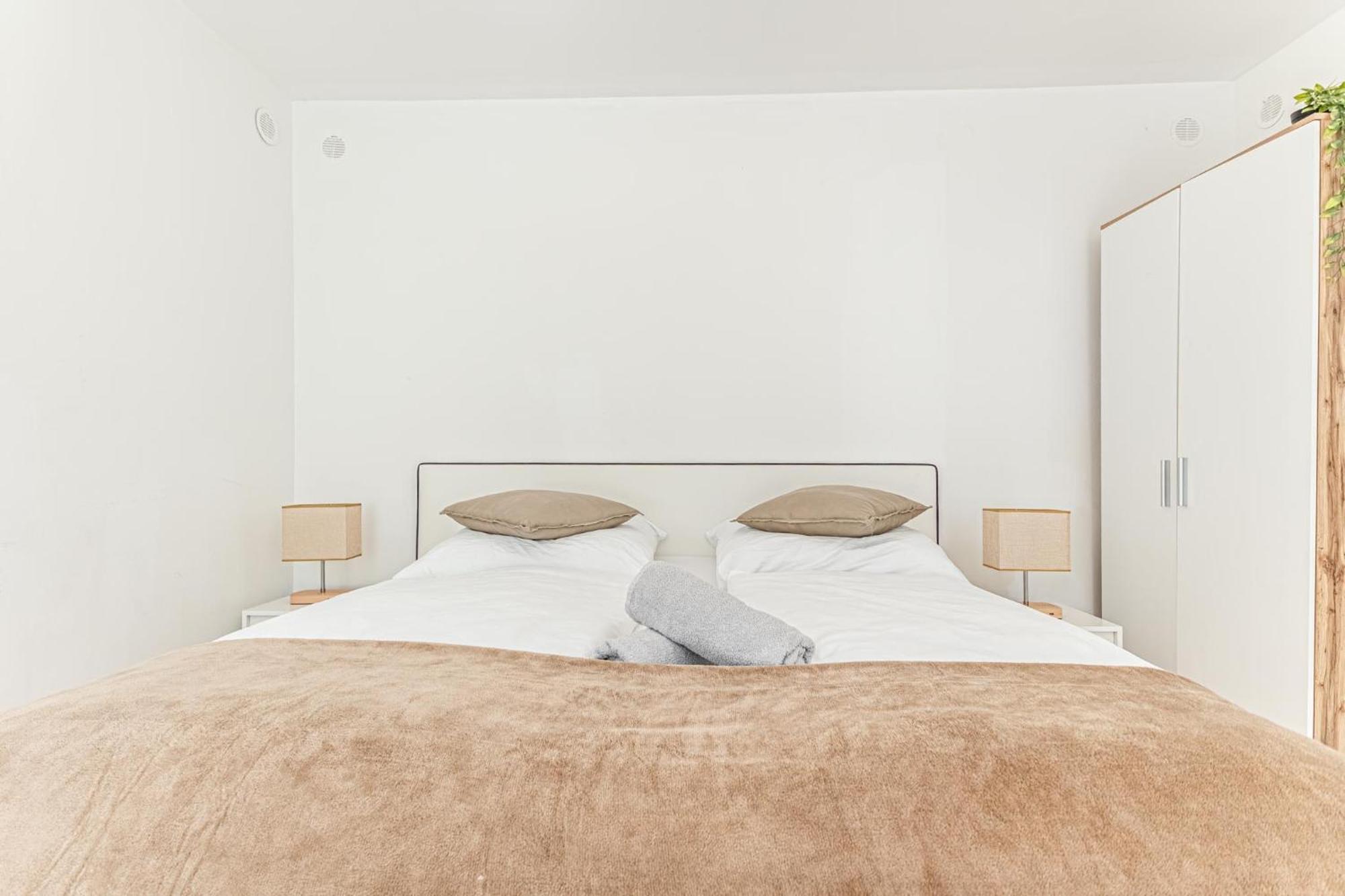 City Vibes: 1Br Apt, 10 Min To Westbahnhof Vienna Exterior photo