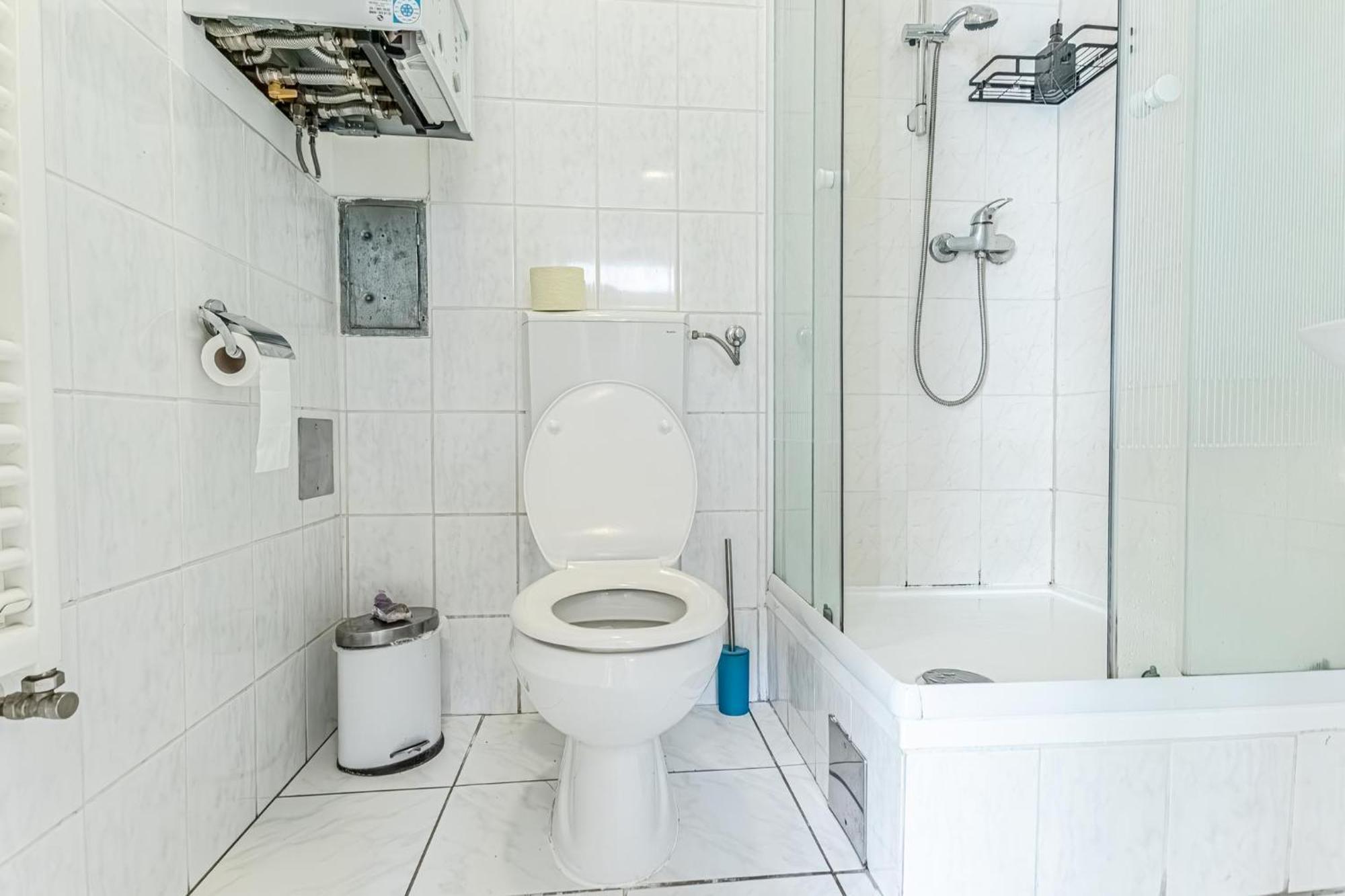 City Vibes: 1Br Apt, 10 Min To Westbahnhof Vienna Exterior photo